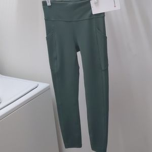 NWT Lululemon Invigorate 25" Algae Green size 4